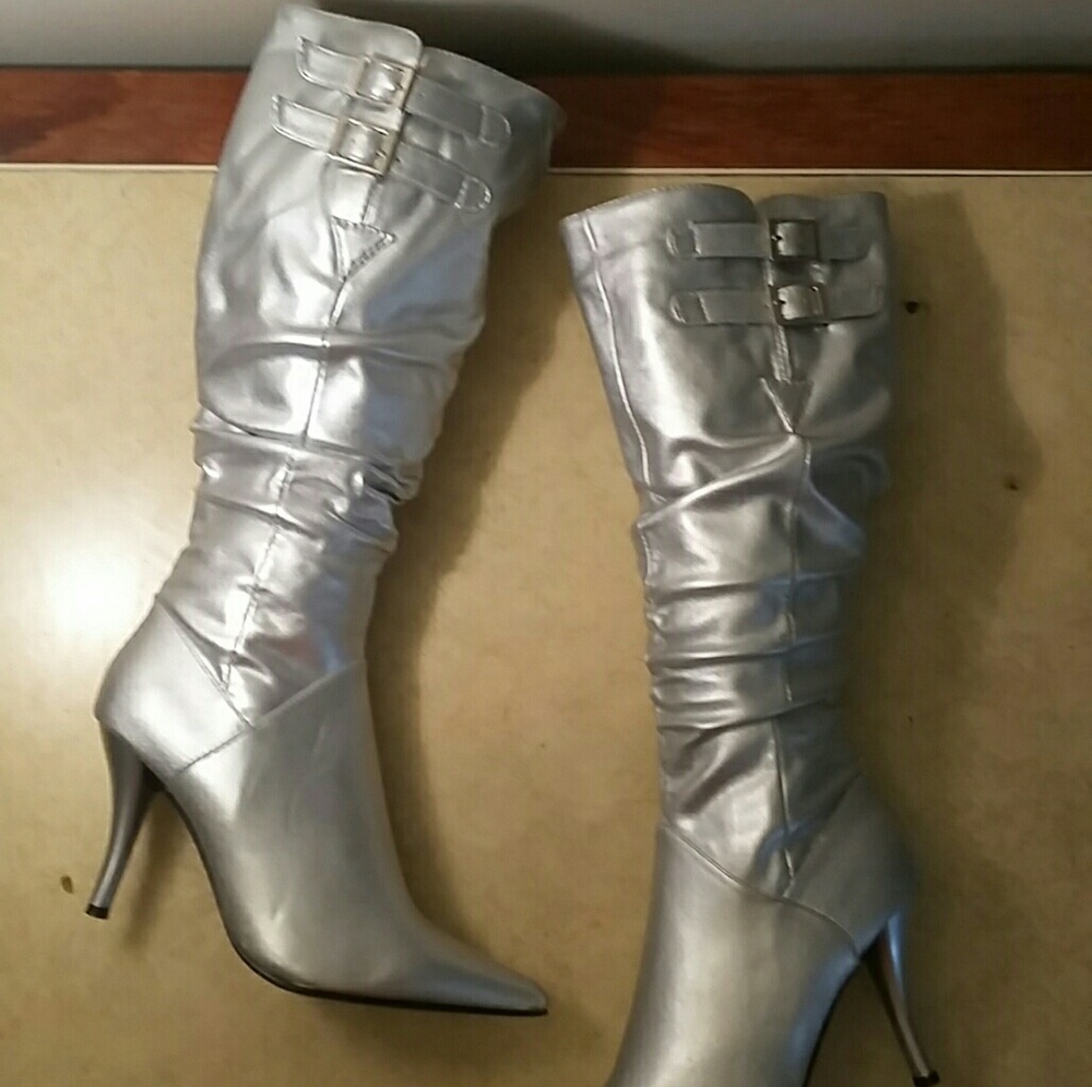 High heel boots